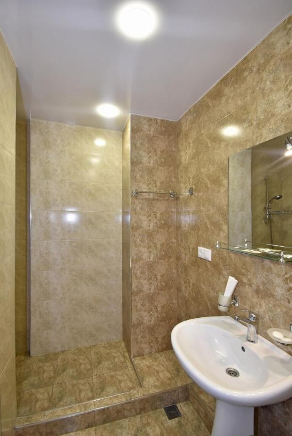 Rent Inn Yerevan On Koghbaci Street ภายนอก รูปภาพ