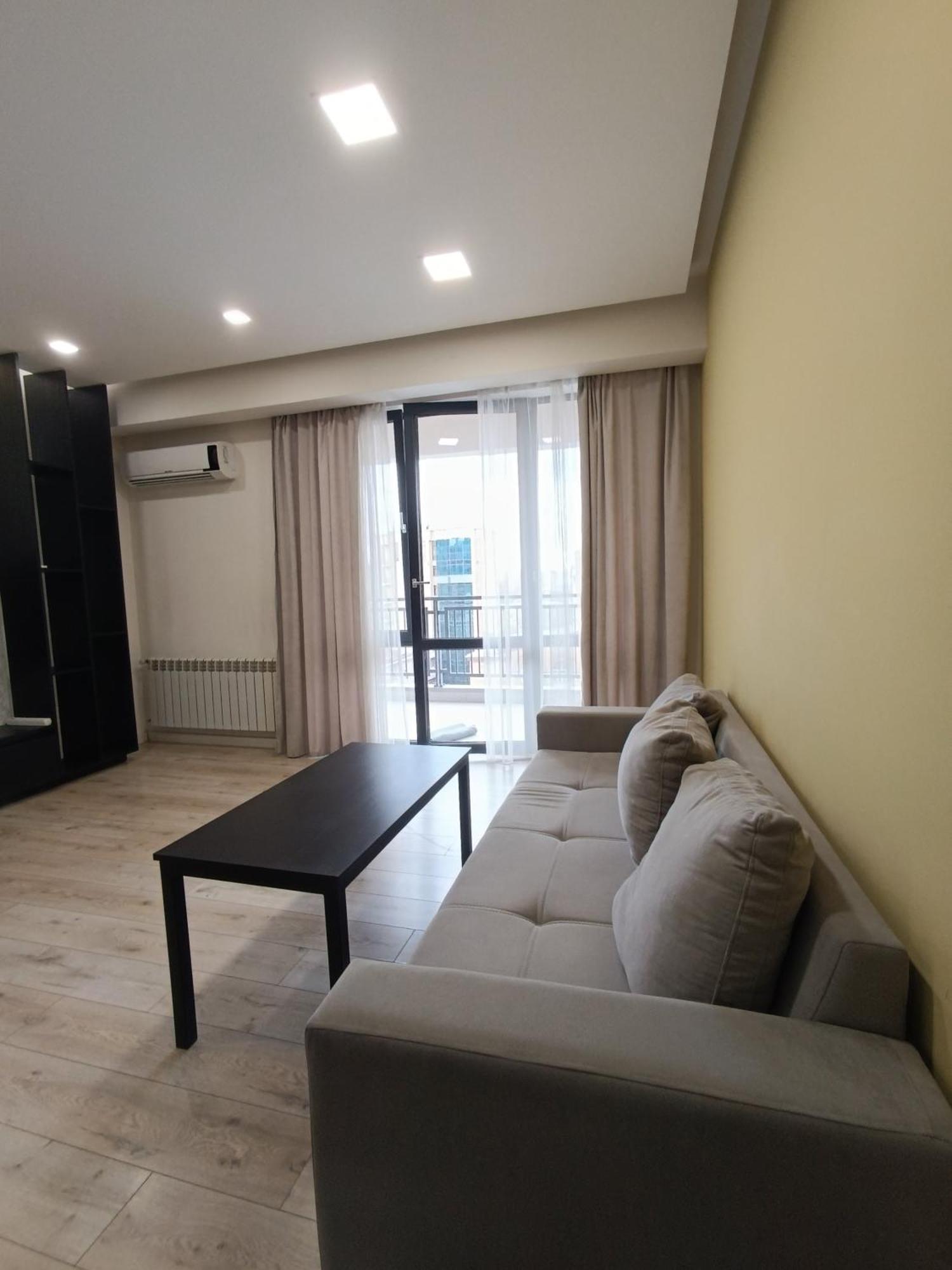 Rent Inn Yerevan On Koghbaci Street ภายนอก รูปภาพ
